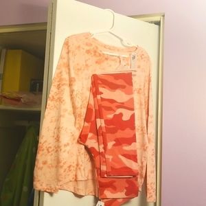 Child size 8 tie-dye top and stretch pants